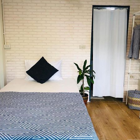 Number 4 Old Town Hostel Chiang Mai Bagian luar foto