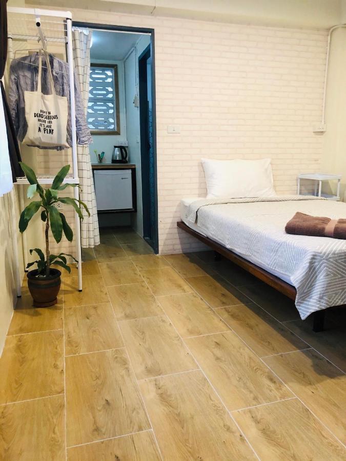 Number 4 Old Town Hostel Chiang Mai Bagian luar foto